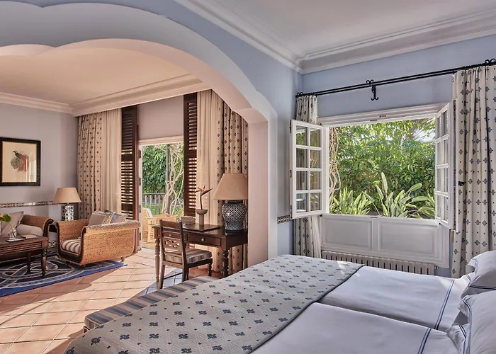 Отель Seaside Grand Residencia - Gran Lujo